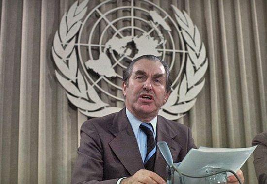 chaim_herzog_un_speech.jpg